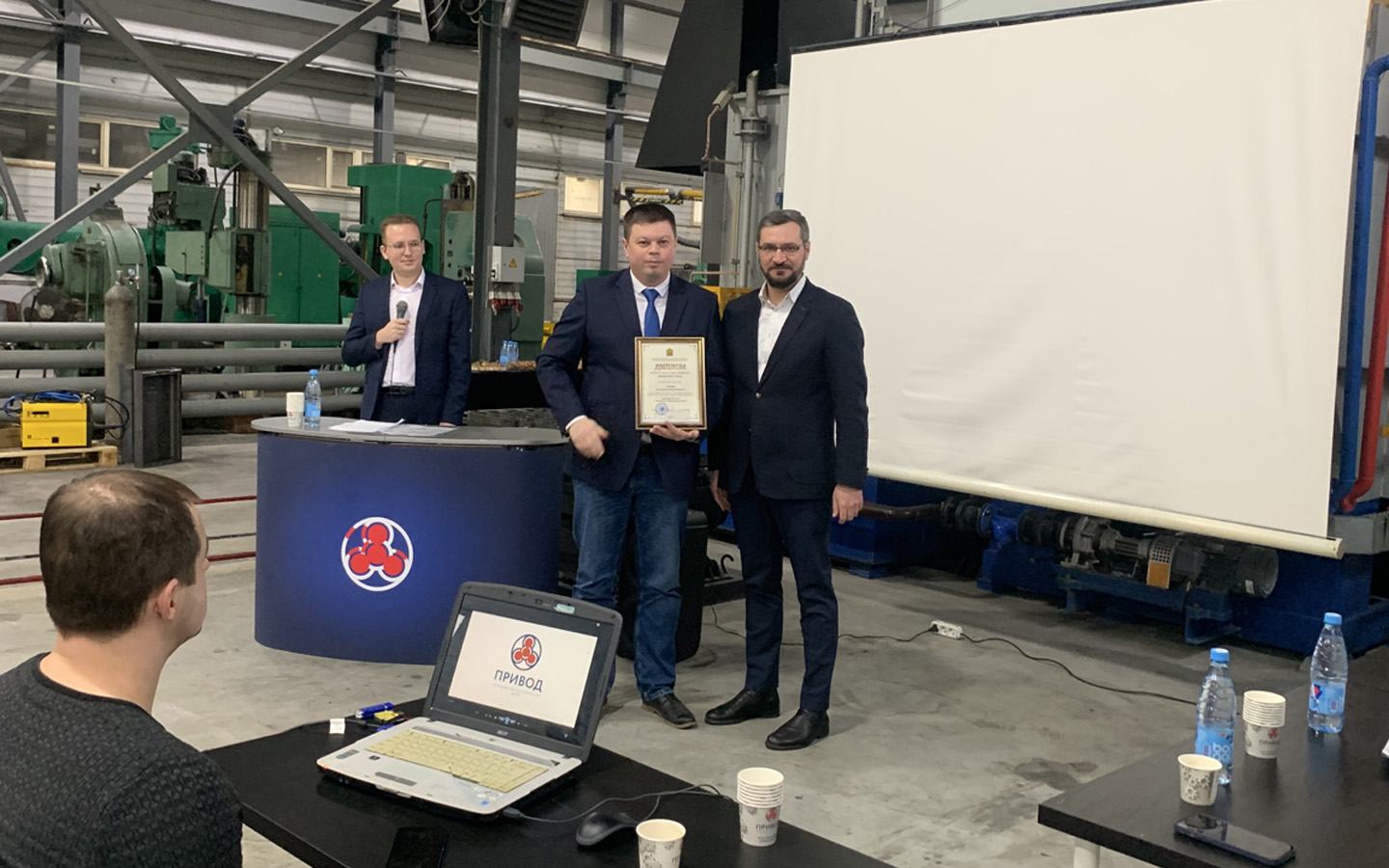 «Современный инженер должен идти в ногу со временем»: наградили лучших инженеров ПГУ