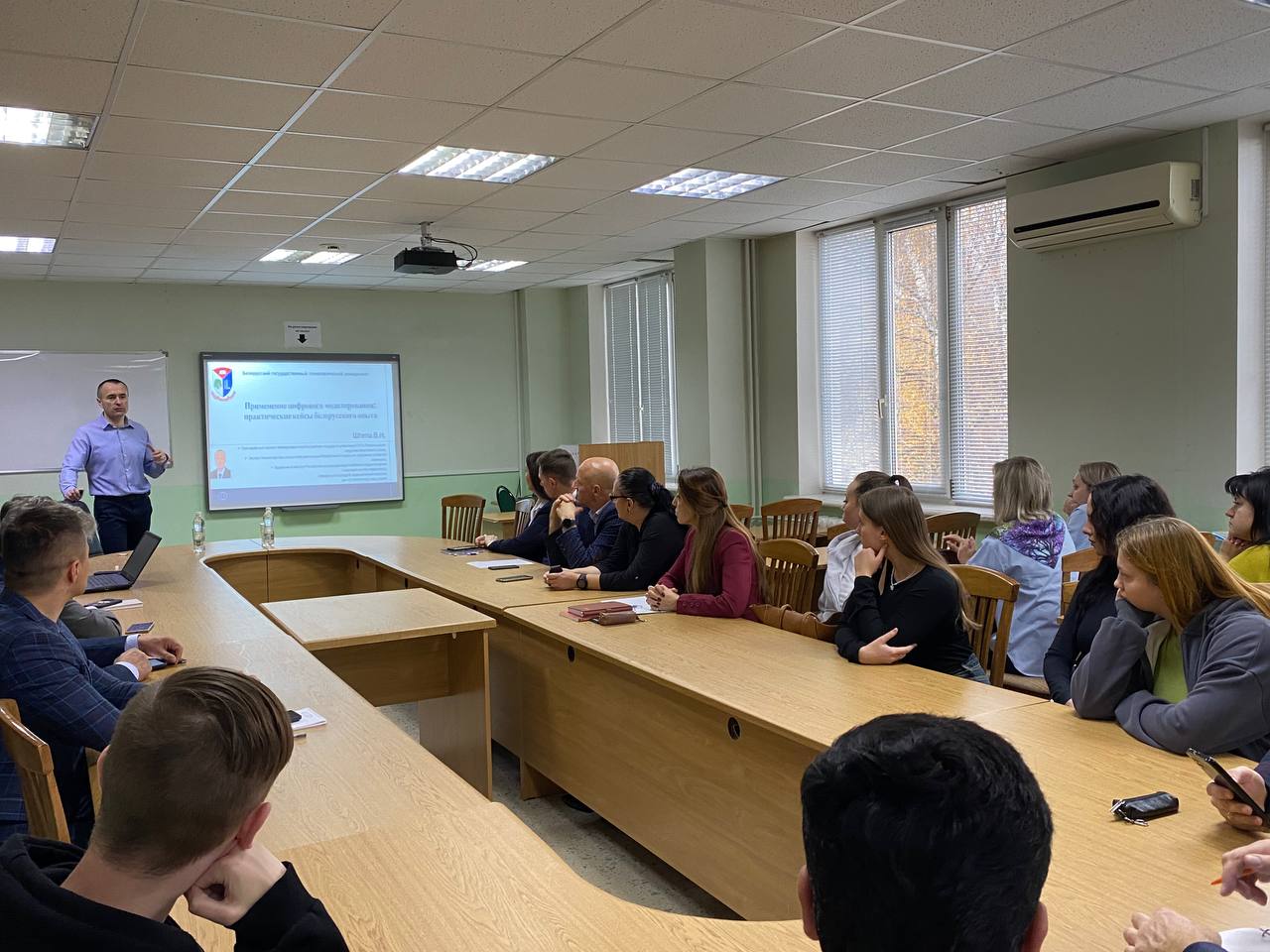 Профессор Белорусского государственного технологического университета проходит стажировку в ПГУ